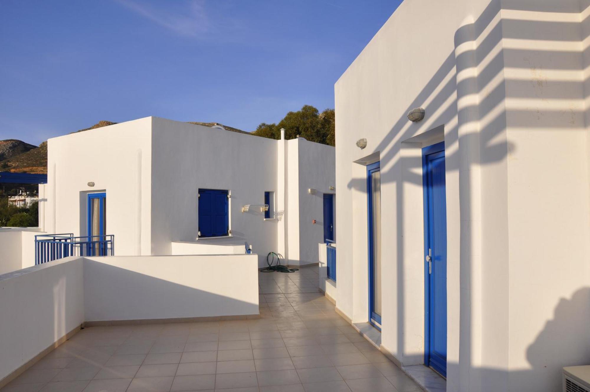 Ellibay Aparthotel Livadia  Exterior photo